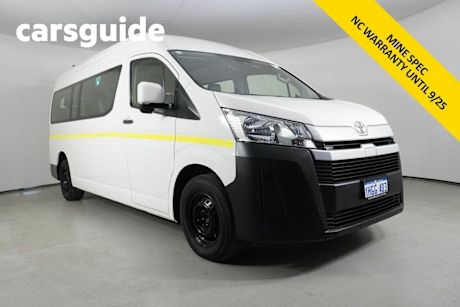 White 2020 Toyota Hiace Bus Commuter (12 Seats)