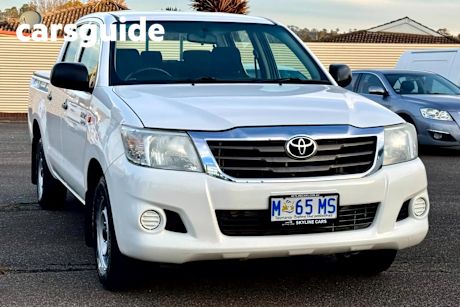 White 2014 Toyota Hilux Dual Cab Pick-up SR