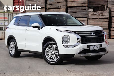 White 2023 Mitsubishi Outlander Wagon LS 7 Seat (awd)