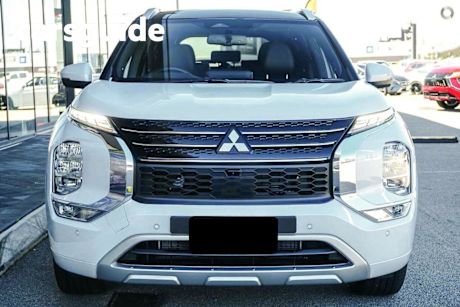 White 2024 Mitsubishi Outlander Wagon Phev Exceed Tour 5+2 ST (awd)