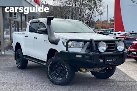 White 2020 Toyota Hilux Double Cab Pick Up SR (4X4)