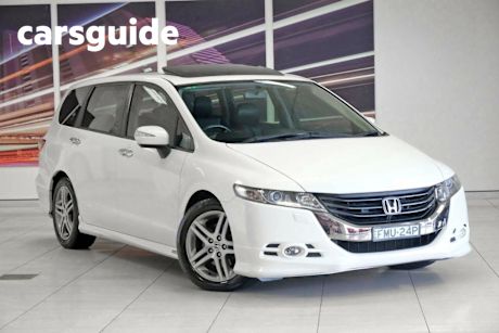 White 2011 Honda Odyssey Wagon Luxury