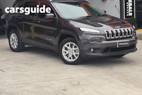 Grey 2016 Jeep Cherokee Wagon Longitude (4X4)