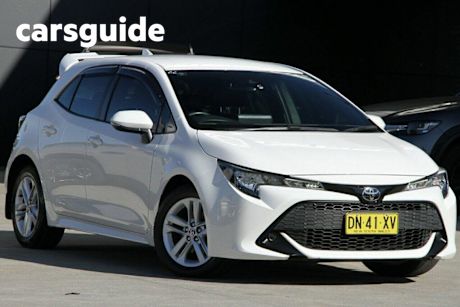 White 2020 Toyota Corolla Hatchback Ascent Sport + TR KIT