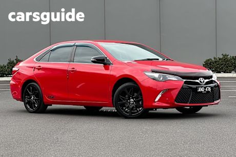 Red 2017 Toyota Camry Sedan RZ S.e.