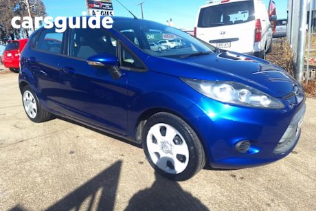 Blue 2011 Ford Fiesta Hatchback CL