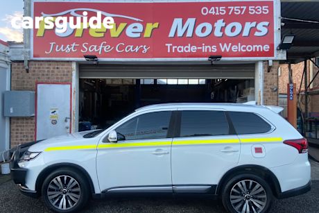 White 2020 Mitsubishi Outlander Wagon LS 7 Seat (awd)