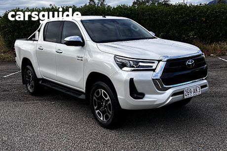 White 2020 Toyota Hilux Double Cab Pick Up SR5 (4X4)