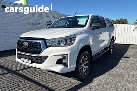 White 2019 Toyota Hilux Double Cab Pick Up SR5 (4X4)
