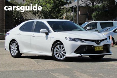White 2019 Toyota Camry Sedan Ascent (hybrid)