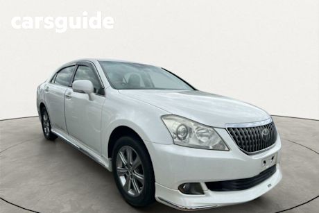 White 2013 Toyota Crown Sedan Majesta G