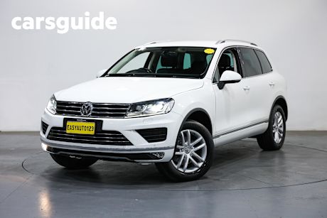White 2017 Volkswagen Touareg Wagon 150 TDI