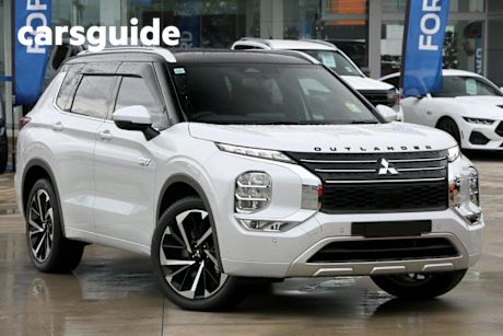 White 2024 Mitsubishi Outlander Wagon Phev Exceed 5+2 Seat (awd)