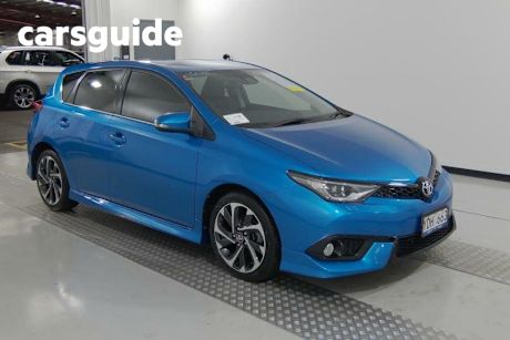 Blue 2017 Toyota Corolla Hatchback ZR