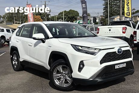 White 2022 Toyota RAV4 Wagon GX (awd) Hybrid