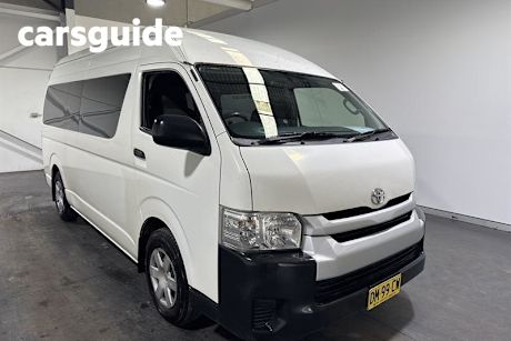 White 2015 Toyota Hiace Bus Commuter