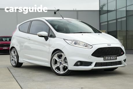 White 2013 Ford Fiesta Hatchback ST