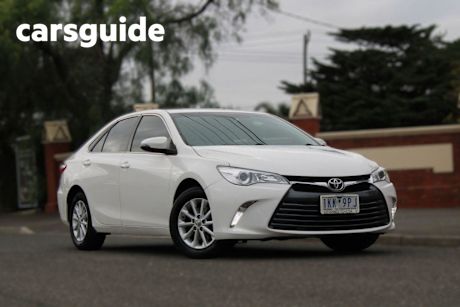 White 2017 Toyota Camry Sedan Altise