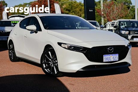 White 2022 Mazda 3 Hatchback G25 GT