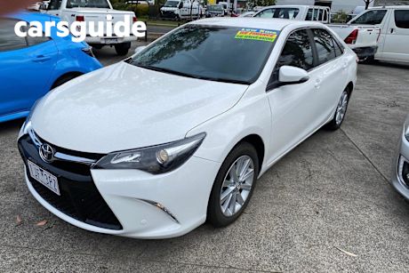 White 2016 Toyota Camry Sedan Atara S