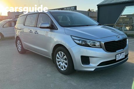 Silver 2015 Kia Carnival Wagon S