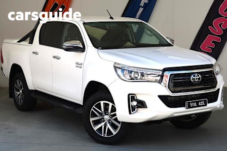 White 2020 Toyota Hilux Double Cab Pick Up SR5 (4X4)