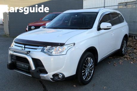 White 2014 Mitsubishi Outlander Wagon LS (4X4)