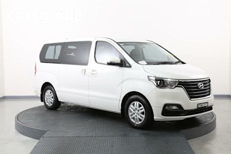 White 2018 Hyundai Imax Wagon Active