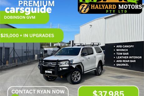 White 2015 Toyota Hilux Dual Cab Utility SR5 (4X4)