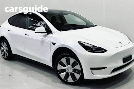 White 2023 Tesla Model Y Wagon Rear-Wheel Drive