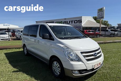 White 2016 Hyundai Imax Wagon