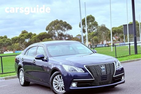 Blue 2018 Toyota Crown Sedan