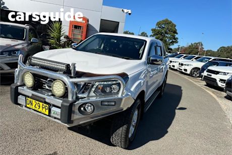 White 2019 Nissan Navara Dual Cab Pick-up ST (4X4)