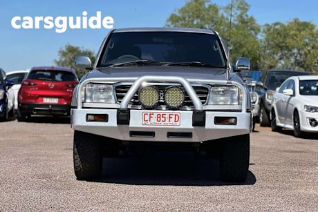 Silver 1999 Toyota Landcruiser Wagon Rv (4X4)