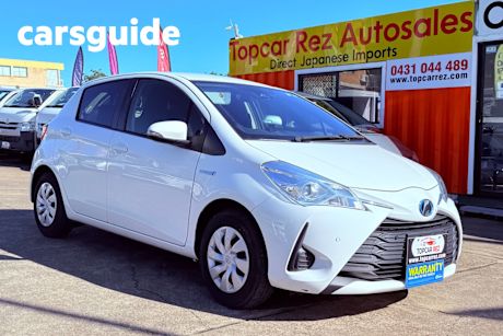 White 2020 Toyota Vitz Hatch F (HYBRID)