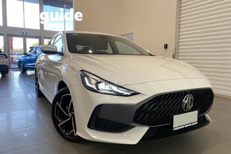 White 2024 MG MG5 Sedan Essence