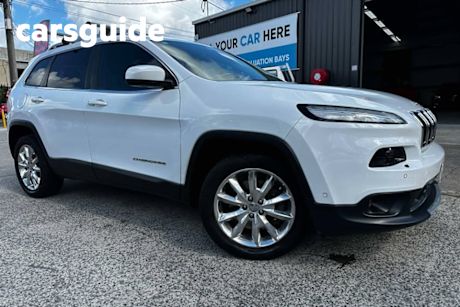 White 2014 Jeep Cherokee Wagon Limited (4X4)