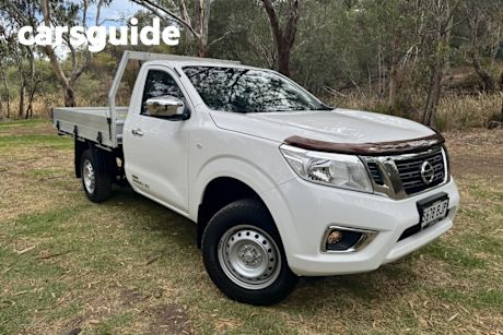 White 2015 Nissan Navara Cab Chassis RX (4X4)