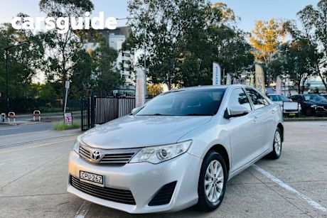 Silver 2013 Toyota Camry Sedan ALTISE ASV50R