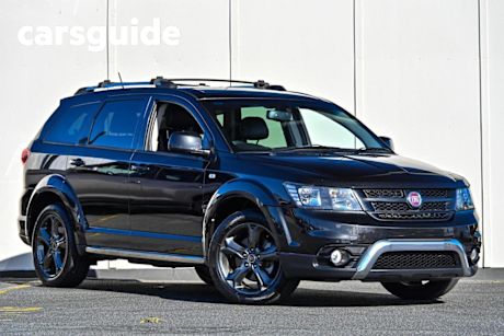 Black 2015 Fiat Freemont Wagon Crossroad
