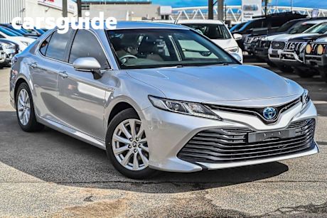 Silver 2019 Toyota Camry Sedan Ascent (hybrid)