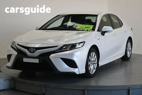 White 2019 Toyota Camry Sedan Ascent Sport (hybrid)