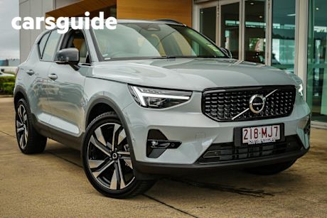 Grey 2024 Volvo XC40 Wagon Ultra B4 Dark