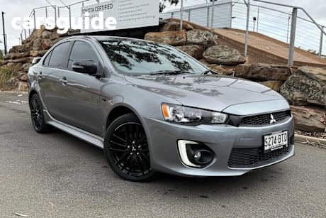 Grey 2017 Mitsubishi Lancer Sedan Black Edition (es)