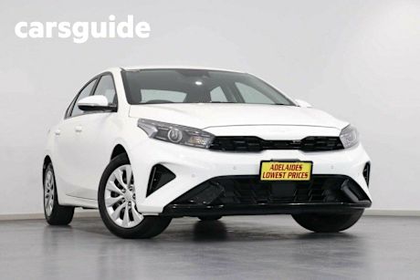 White 2022 Kia Cerato Sedan S