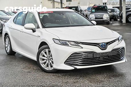 White 2019 Toyota Camry Sedan Ascent (hybrid)