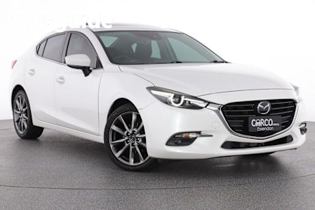 White 2018 Mazda 3 Sedan SP25