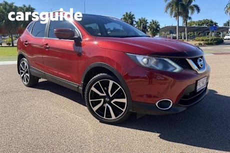 Red 2017 Nissan Qashqai Wagon TL