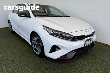 White 2022 Kia Cerato Sedan GT