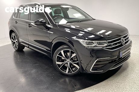 Black 2021 Volkswagen Tiguan Wagon 162 TSI R-Line